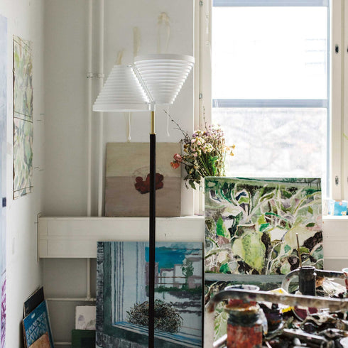 A810 Floor Lamp